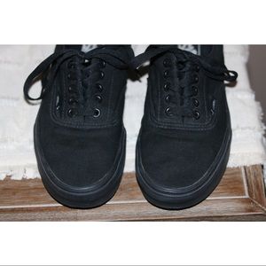 All Black Era Vans • woman’s 8• Men’s 6.5